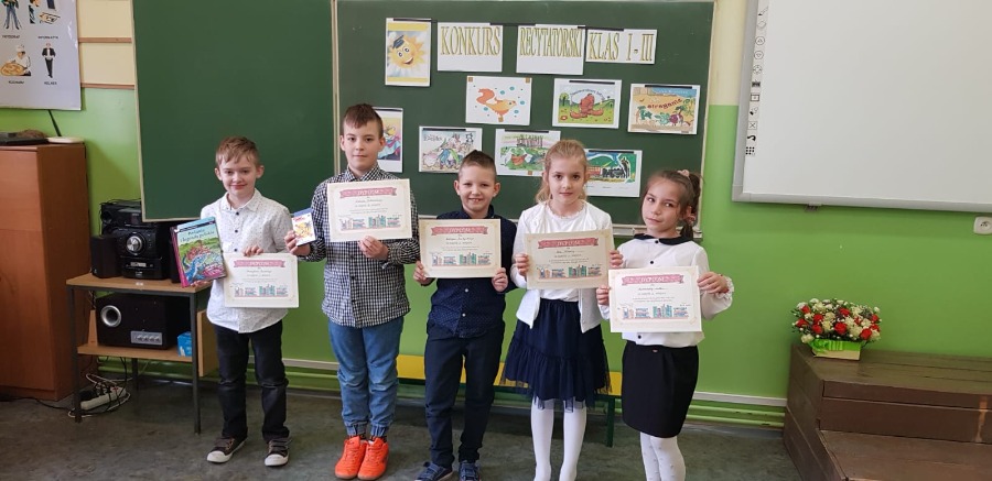 Zdjęcie: Szkolny konkurs recytatorski klas II-III